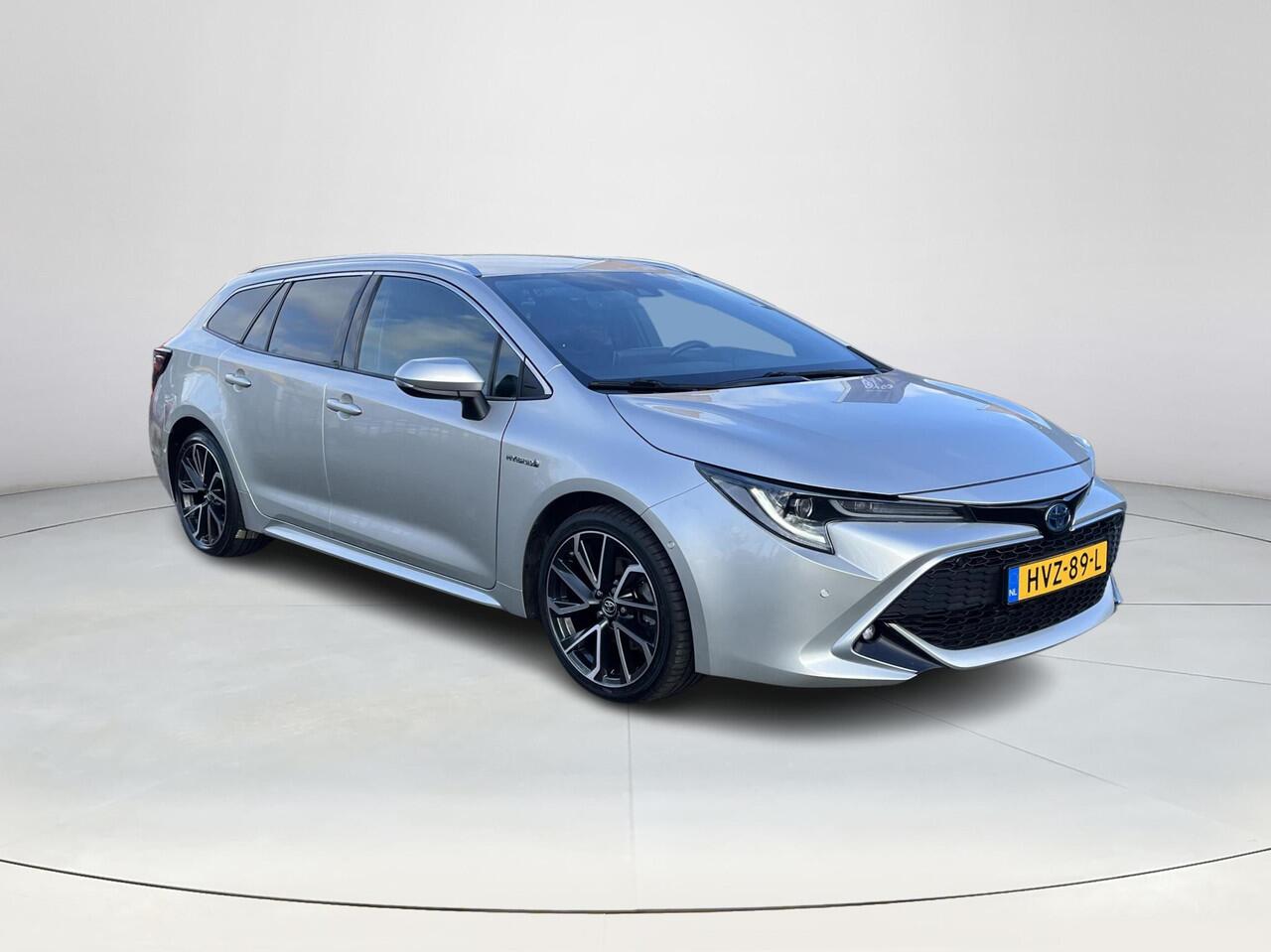 Toyota COROLLA Touring Sports 2.0 Hybrid Executive | Carplay | 18 inch LM-velgen | Stoelverwarming | Elektrische achterklep |