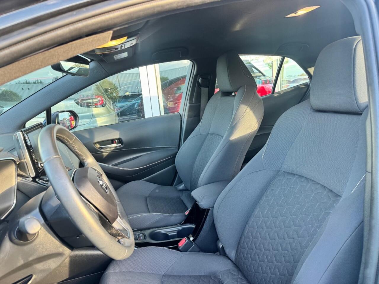 Toyota COROLLA 1.8 HYBRID BUSINESS- NAVI/CAMERA/ ALL IN PRIJS