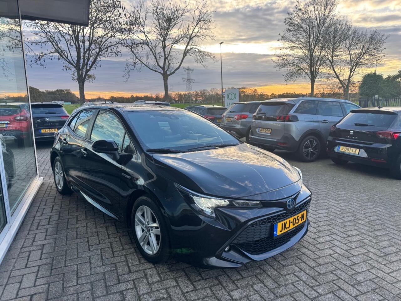 Toyota COROLLA 1.8 HYBRID BUSINESS- NAVI/CAMERA/ ALL IN PRIJS