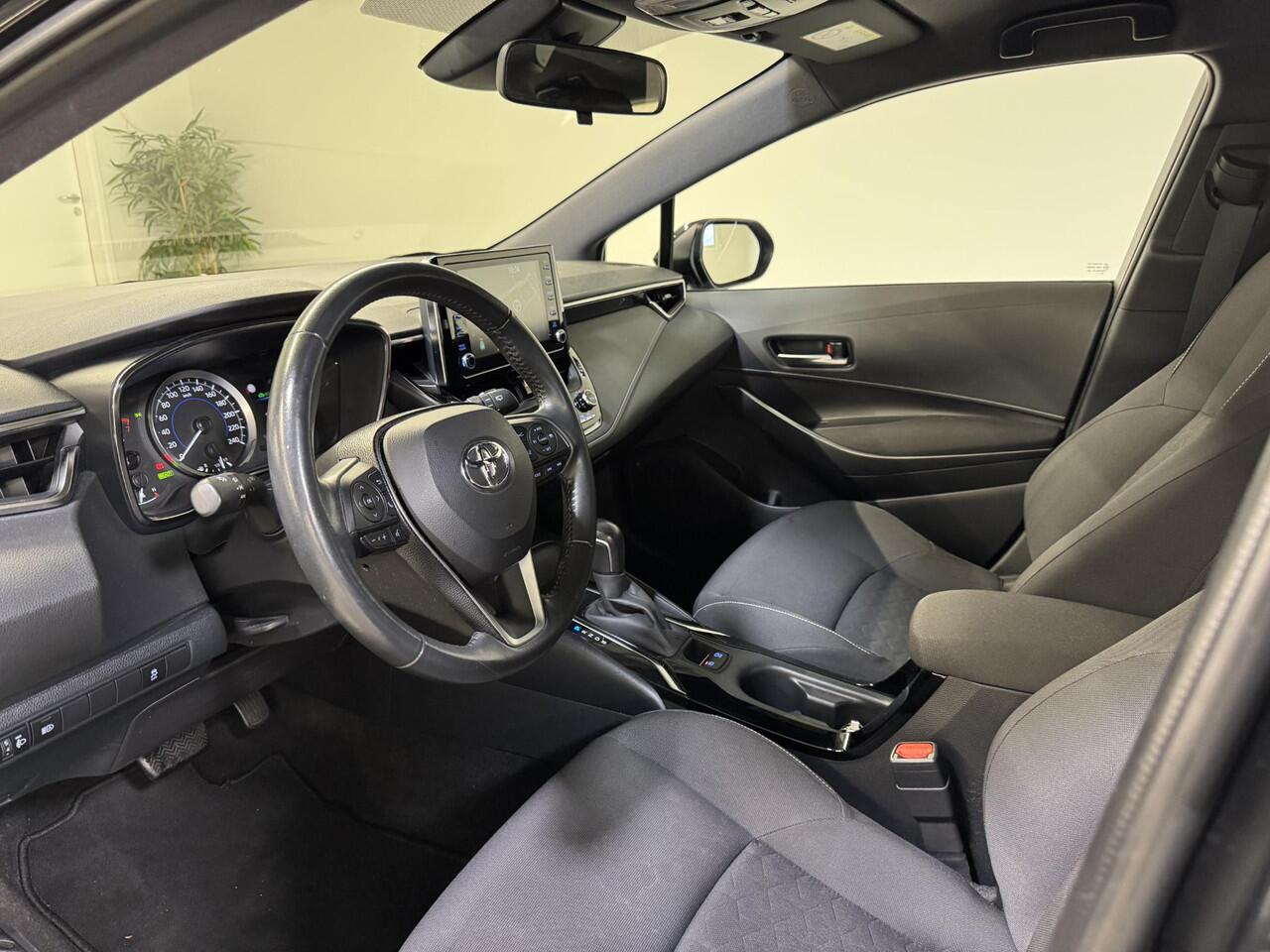 Toyota COROLLA Touring Sports 1.8 Hybrid Active | Trekhaak | LED |