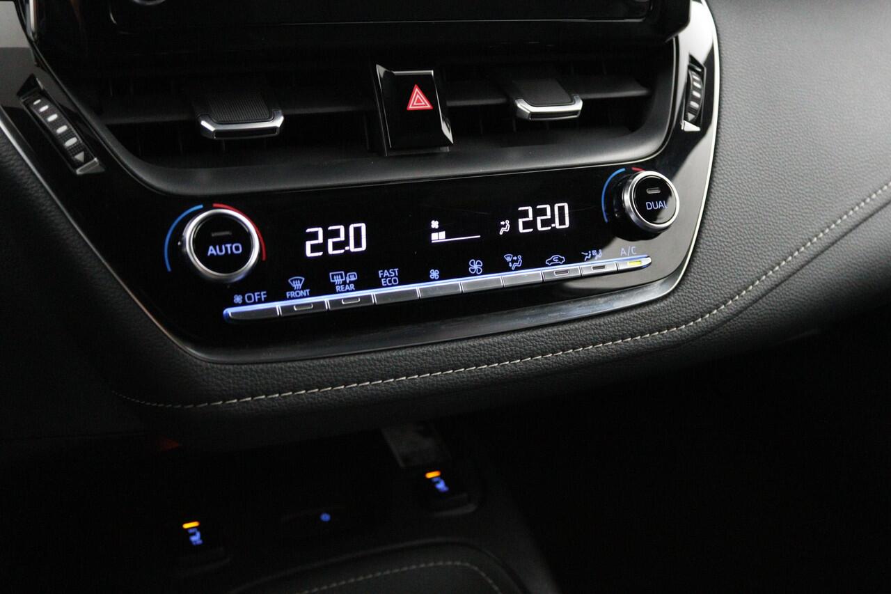 Toyota COROLLA Touring Sports 1.8 Hybrid | stuur en stoelverwarming | Electrische achterklep | Keyless |