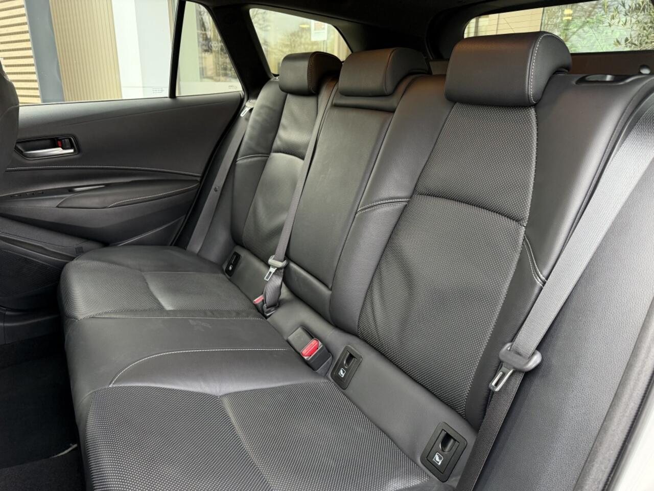 Toyota COROLLA Touring Sports 1.8 Hybrid Executive Edition | Blindspot | Parkeersensoren V+A