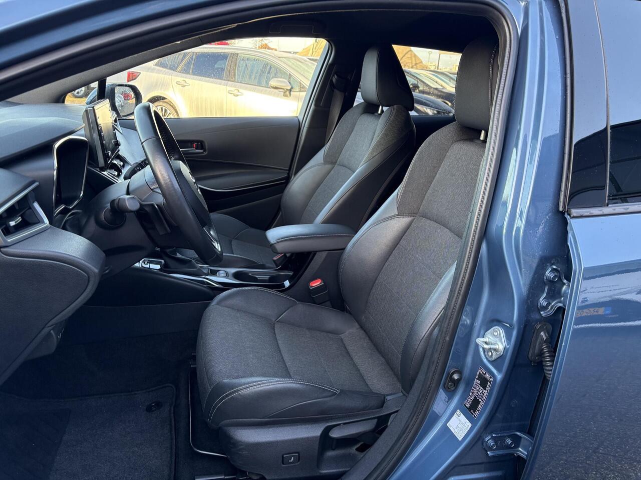 Toyota COROLLA Touring Sports 2.0 Hybrid Dynamic **NAVIGATIE/ STOELVERWARMING/ ADAPTIEF CRUISECONTROL**