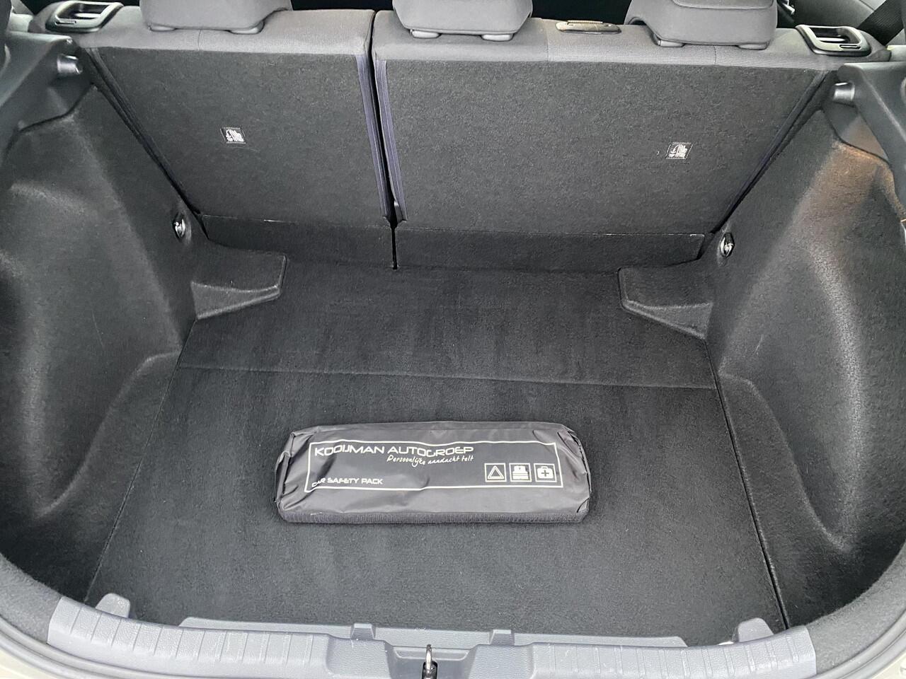 Toyota COROLLA 1.8 Hybrid Active NL Auto, 1e eign. BTW-auto, Navigatie Apple CarPlay/Android Auto, achteruitrij camera, adaptieve cruise control, keyless, boekjes compleet