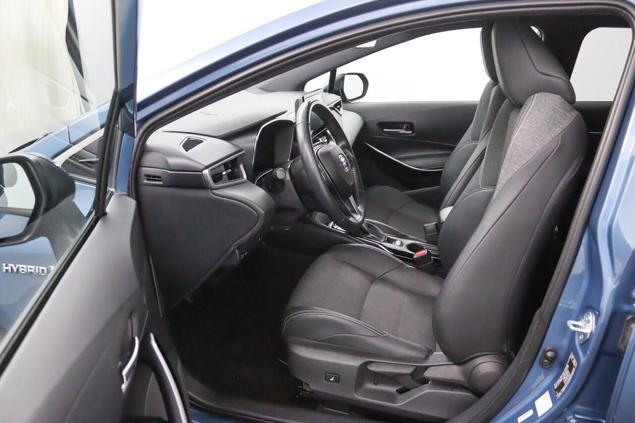 Toyota COROLLA Touring Sports 1.8 Hybrid Dynamic | Trekhaak | Stoelverwarming | Draadloos telefoonlader | Keyless Entry |