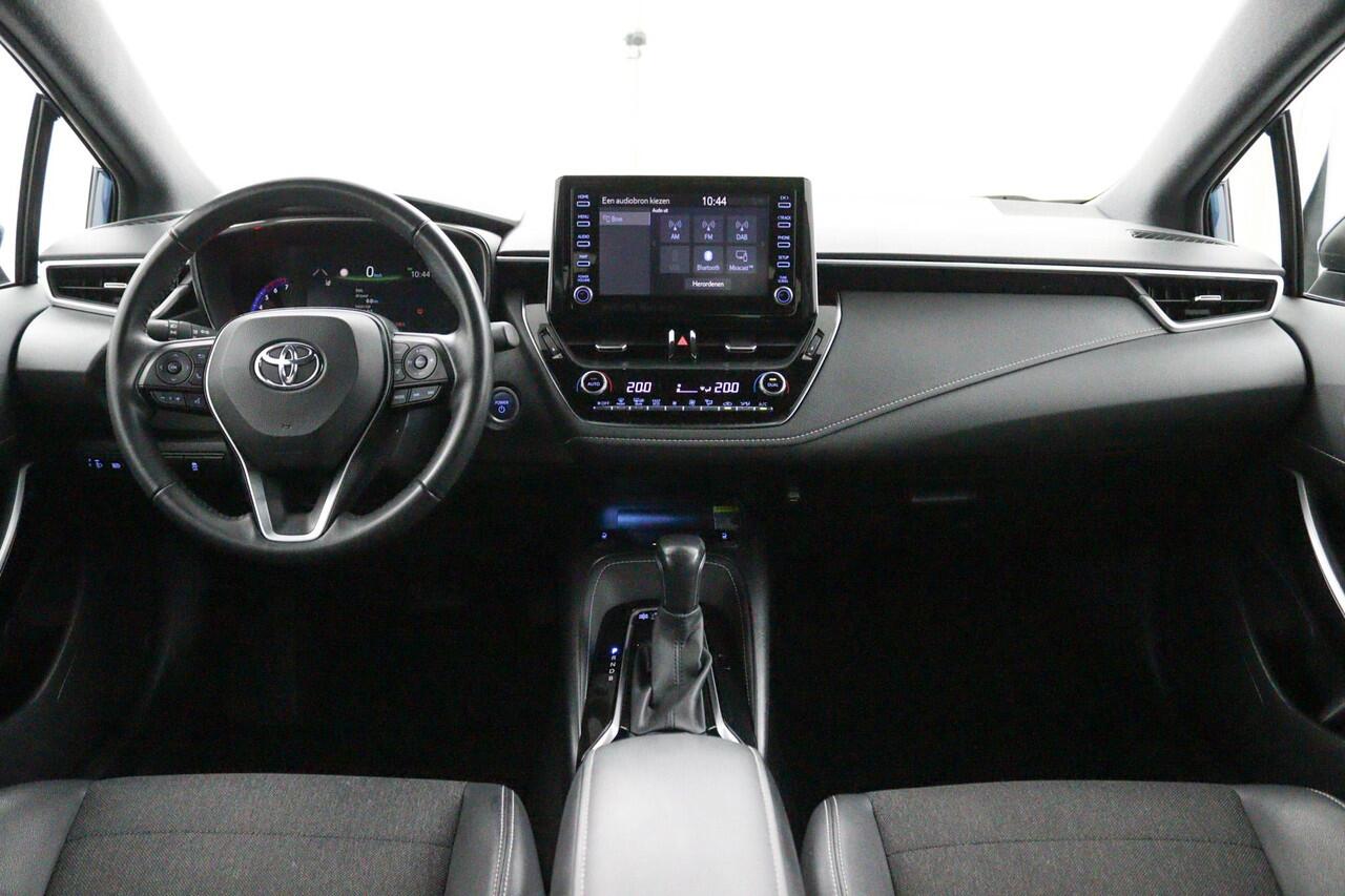 Toyota COROLLA Touring Sports 1.8 Hybrid Dynamic | Trekhaak | Stoelverwarming | Draadloos telefoonlader | Keyless Entry |