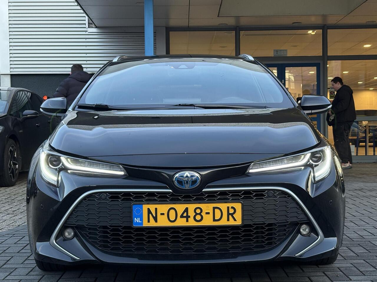 Toyota COROLLA Touring Sports 1.8 Hybrid Executive | Trekhaak | Stoelverwarming | Head-up Display | Camera | Full LED |