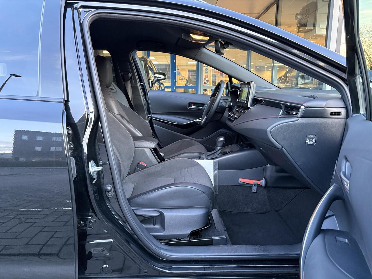 Toyota COROLLA Touring Sports 1.8 Hybrid Executive | Trekhaak | Stoelverwarming | Head-up Display | Camera | Full LED |