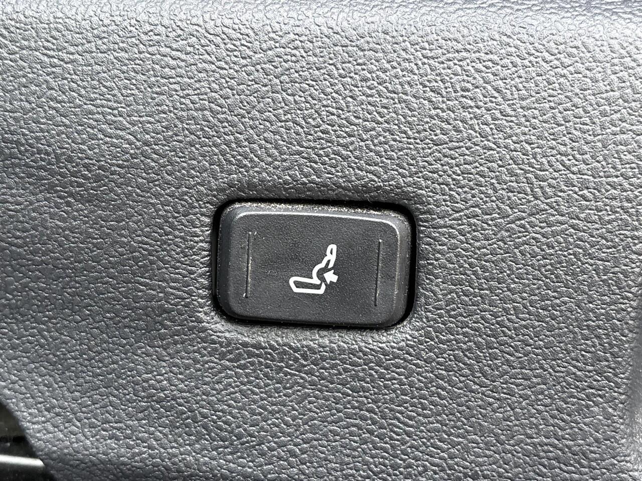 Toyota COROLLA Touring Sports 1.8 Hybrid Dynamic TeamNL **STOELVERWARMING/ KEYLESS/ ADAPTIEF CRUISE CONTROL**