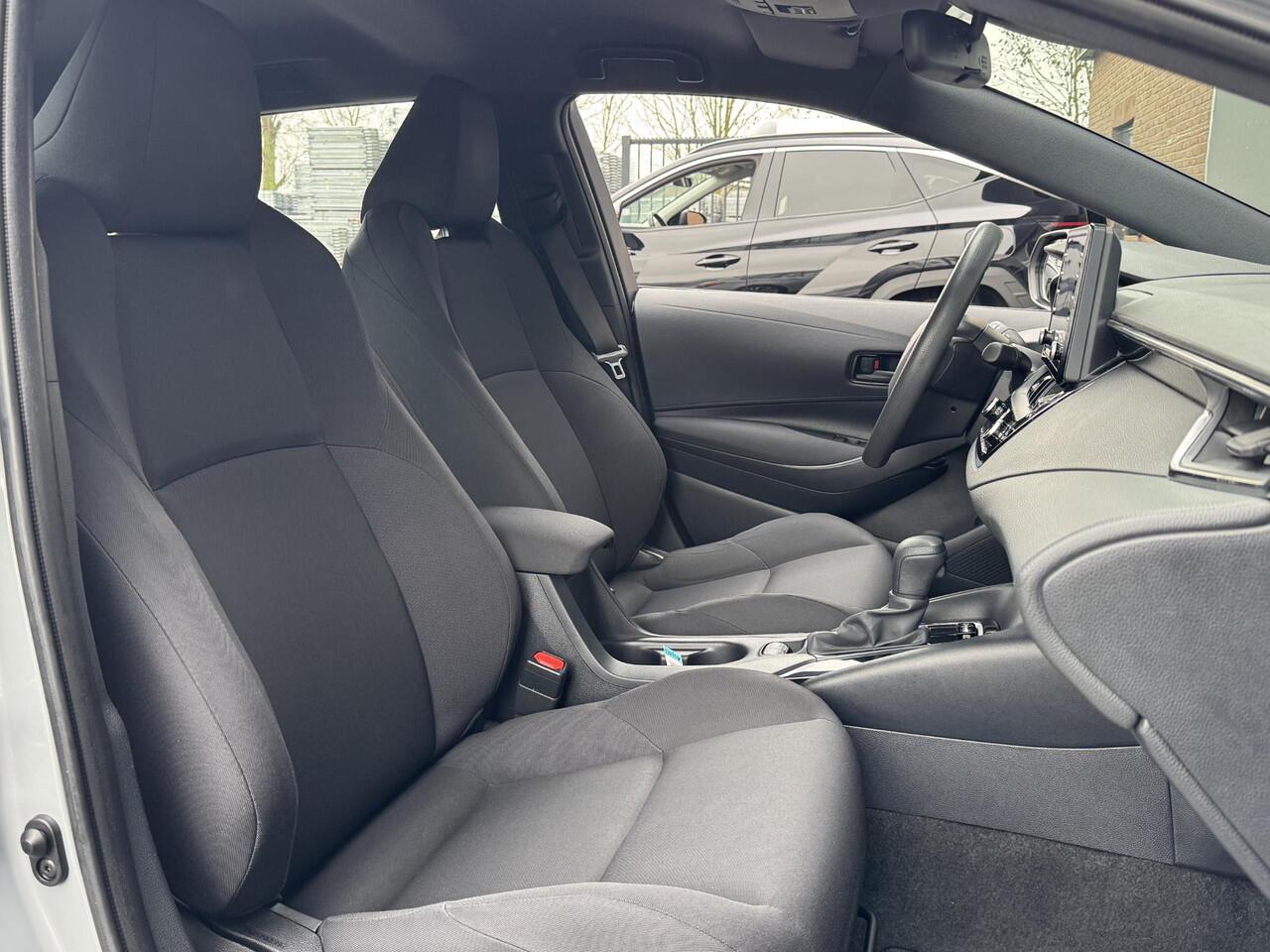 Toyota COROLLA TOURING SPORTS 1.8 HYBRID COMFORT I AUTOMAAT I TREKHAAK I ADAPTIVE CRUISE I APPLE CARPLAY