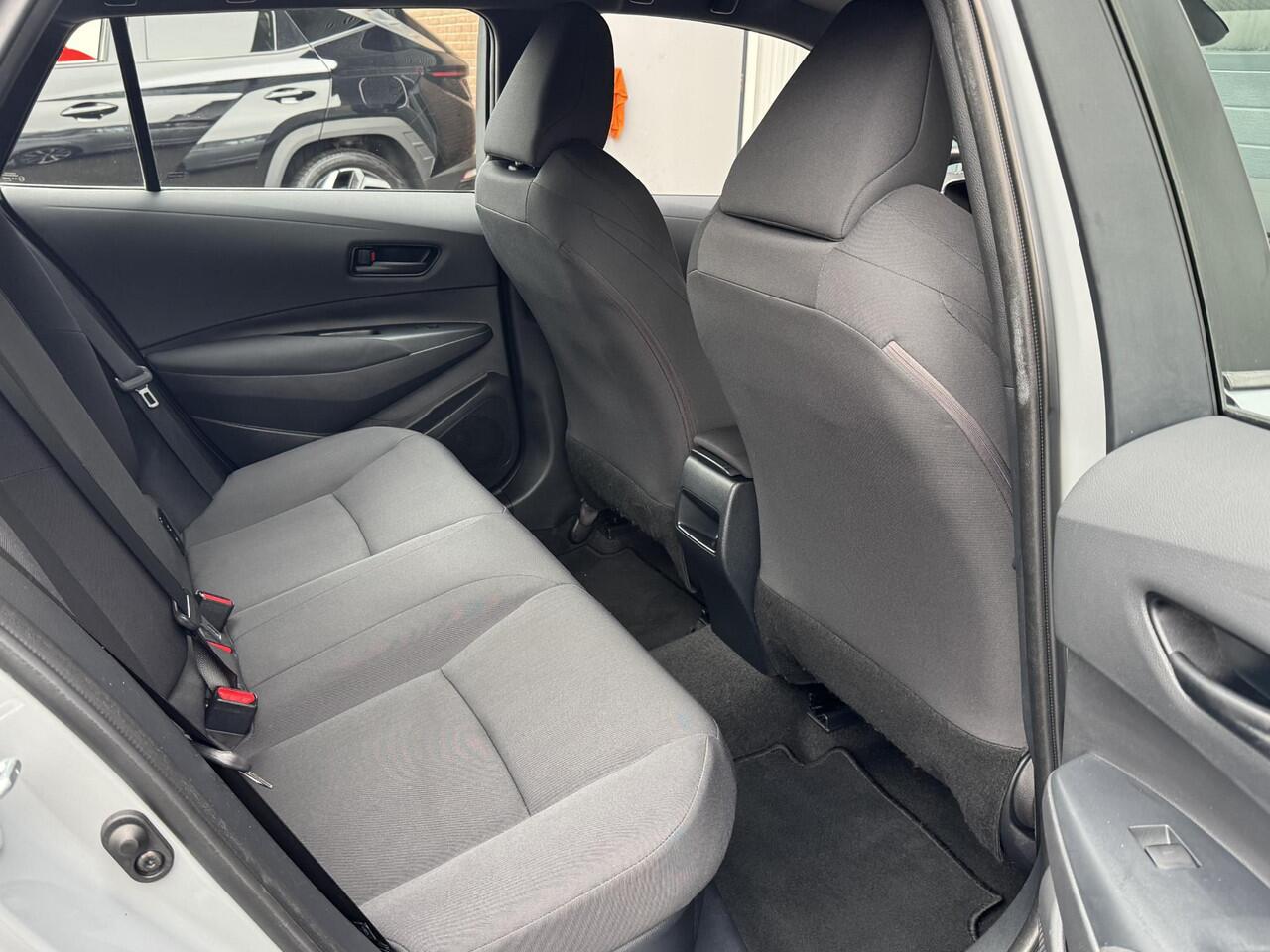 Toyota COROLLA TOURING SPORTS 1.8 HYBRID COMFORT I AUTOMAAT I TREKHAAK I ADAPTIVE CRUISE I APPLE CARPLAY