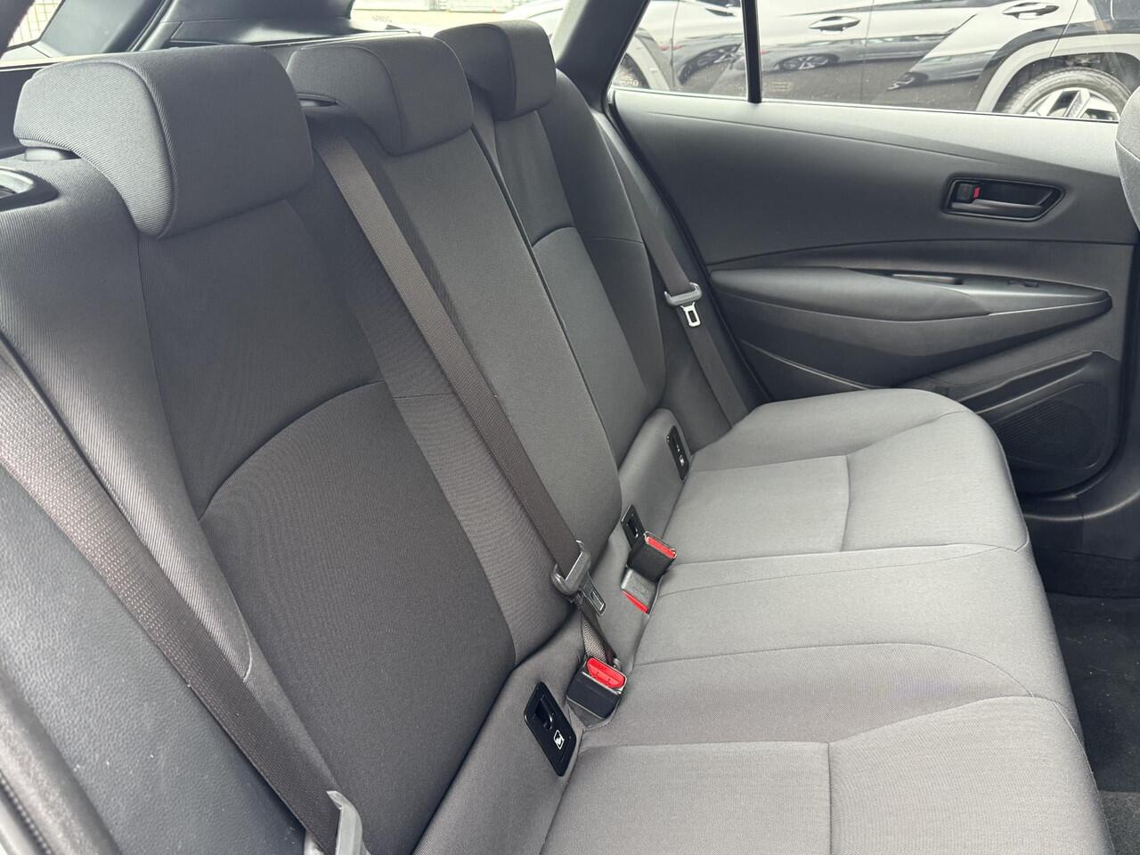 Toyota COROLLA TOURING SPORTS 1.8 HYBRID COMFORT I AUTOMAAT I TREKHAAK I ADAPTIVE CRUISE I APPLE CARPLAY