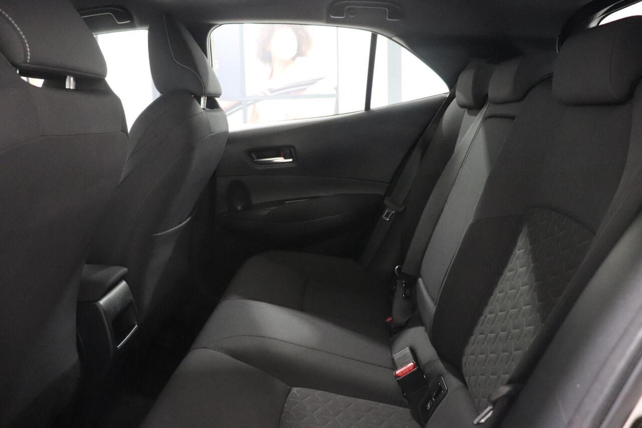 Toyota COROLLA 1.8 Hybrid Dynamic Limited, All-season, Apple Carplay / Android auto, Stuur & Stoel verwarming, Camera!