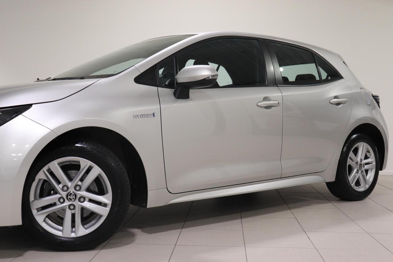 Toyota COROLLA 1.8 Hybrid Dynamic Limited, All-season, Apple Carplay / Android auto, Stuur & Stoel verwarming, Camera!