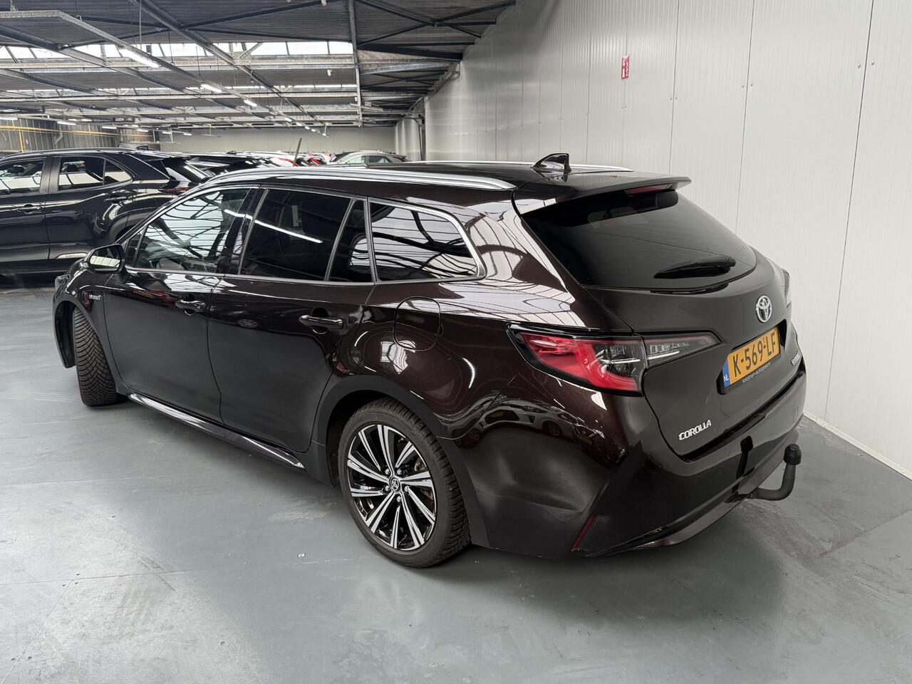 Toyota COROLLA Touring Sports 1.8 Hybrid Business Plus + Trekhaak, zeer leuke en nette auto