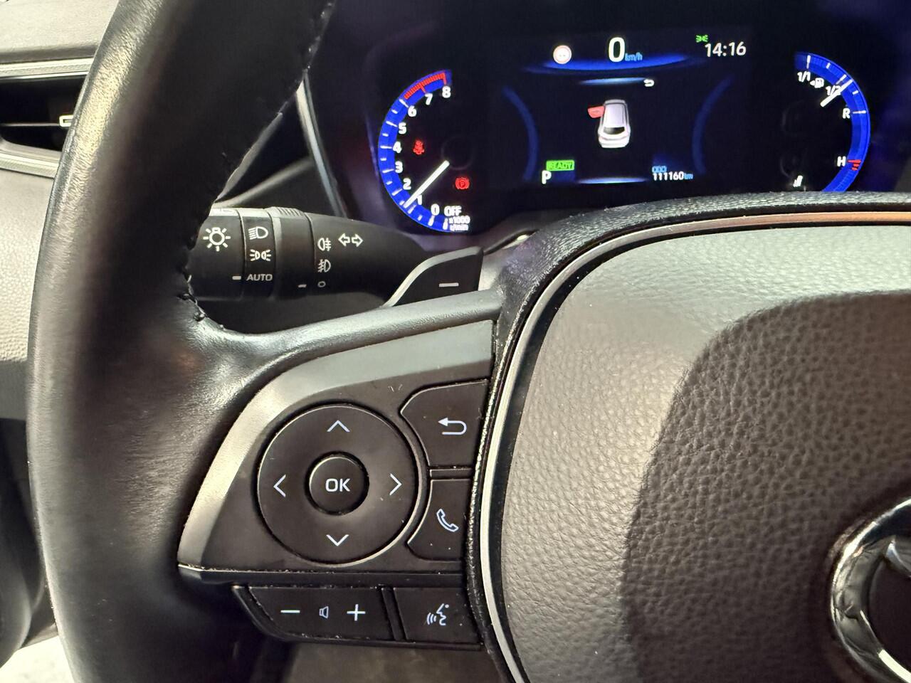 Toyota COROLLA Touring Sports 2.0 Hybrid Business Plus High Power Hybride, met trekhaak en Parkeersensoren voor en achter