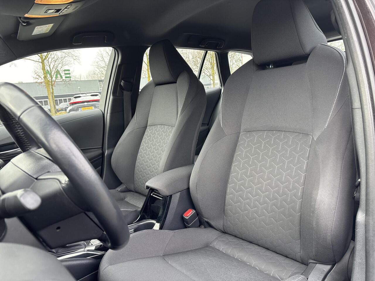 Toyota COROLLA Touring Sports 1.8 Hybrid Active | All-in prijs | Automaat | Apple CarPlay / Android Auto | 36mnd garantie | Rijklaar ! |