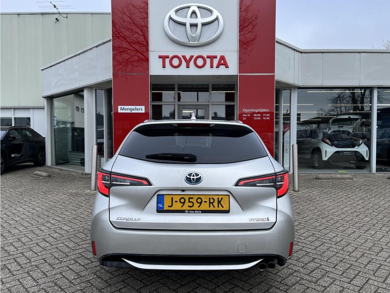 Toyota COROLLA Touring Sports 2.0 Hybrid Business Plus