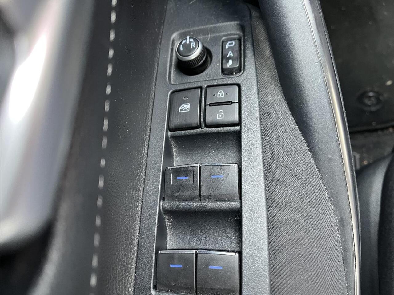 Toyota COROLLA Touring Sports 2.0 Hybrid Business Plus