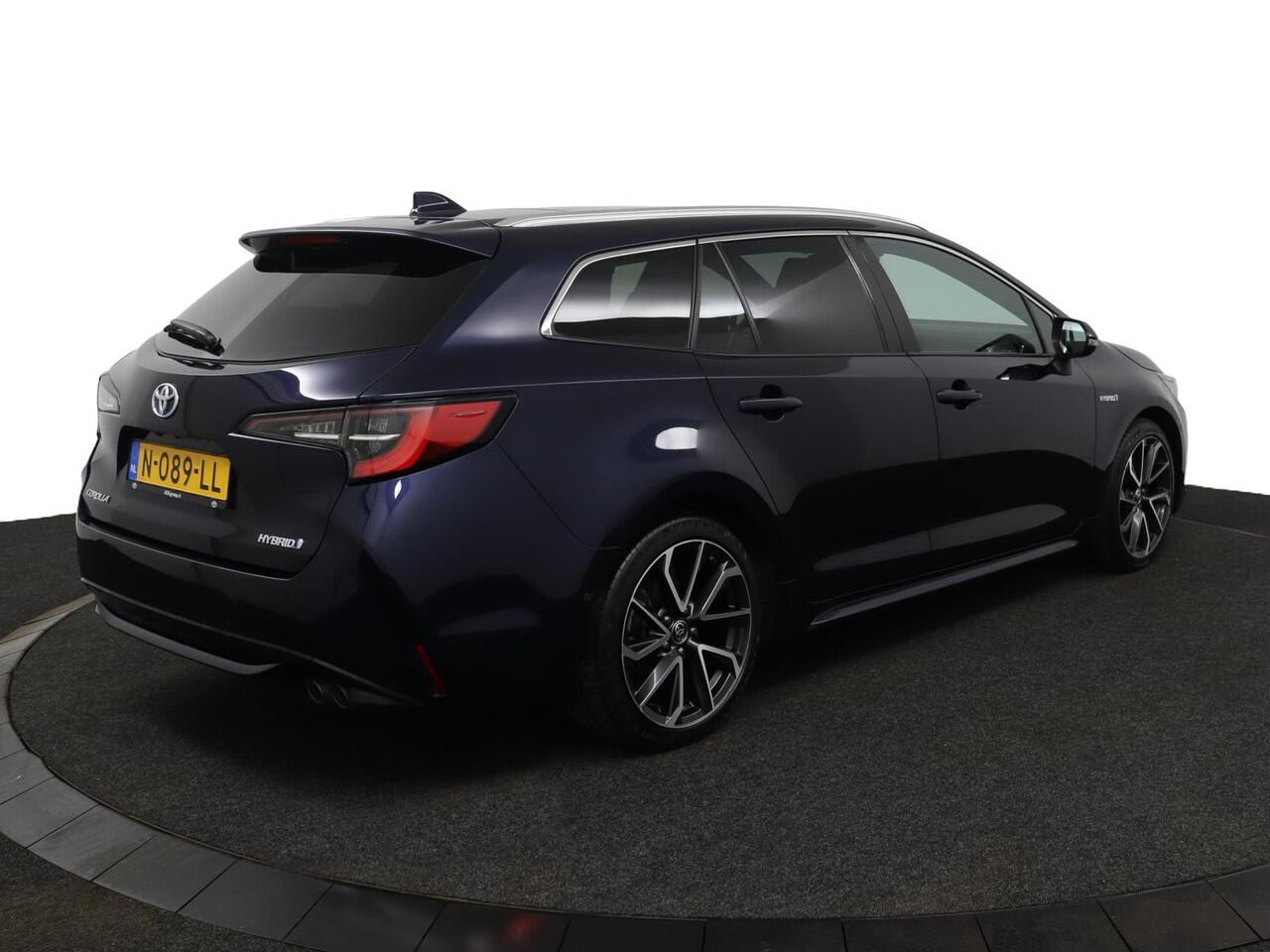 Toyota COROLLA Touring Sports 2.0 Hybrid Executive | Adaptive Cruise Control | Navigatie | Open dak | Apple Carplay | Android auto |