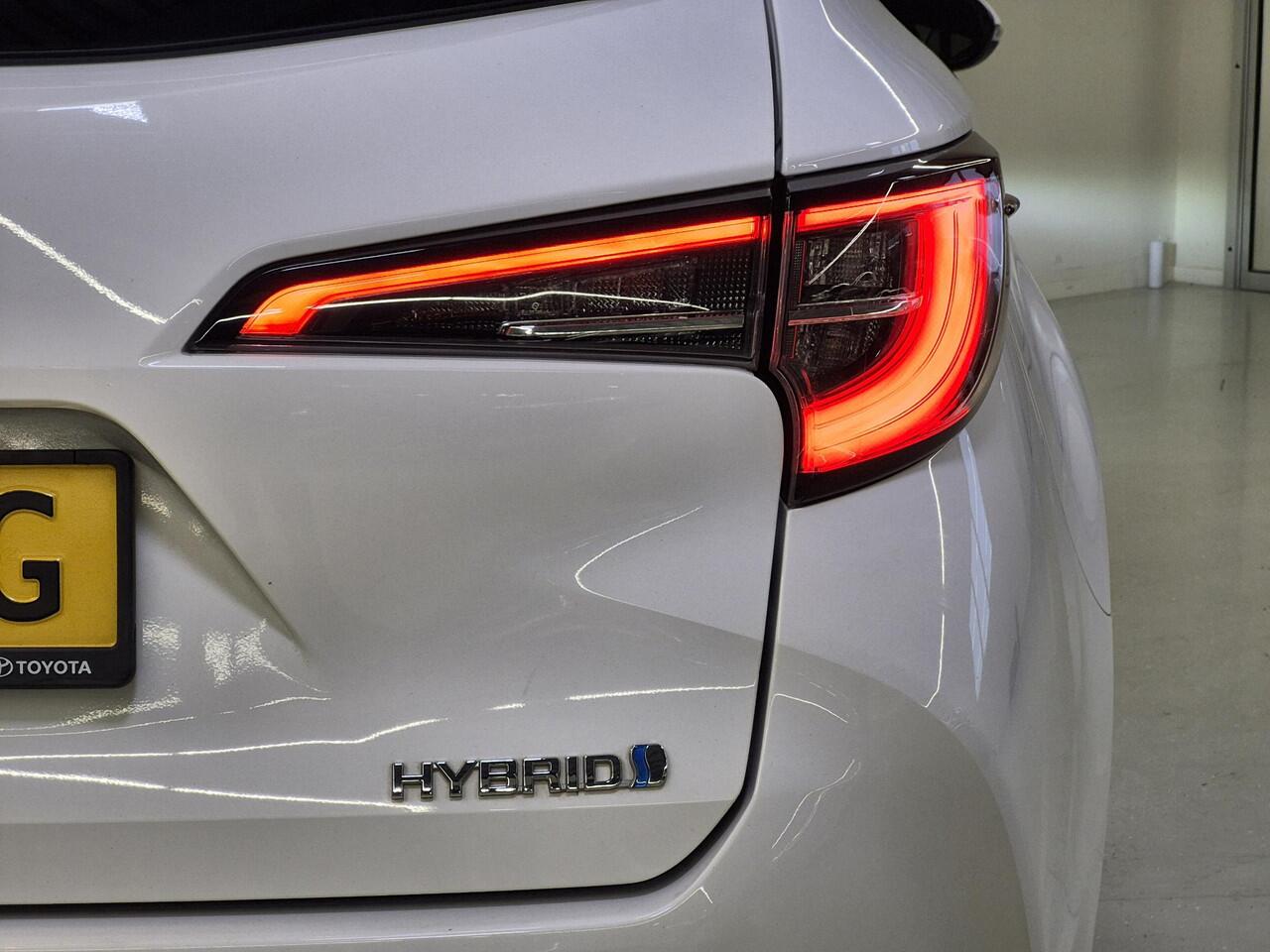 Toyota COROLLA Touring Sports 1.8 Hybrid Business Plus | Half-leder | Carplay | Keyless |