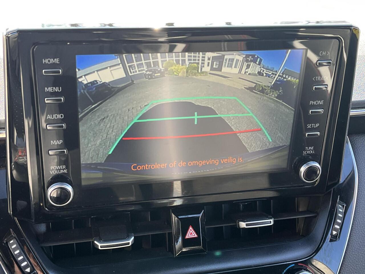 Toyota COROLLA Touring Sports 2.0 Hybrid GR-Sport | Carplay | Stoelverwarming | Sportstoelen | Inparkeerhulp |