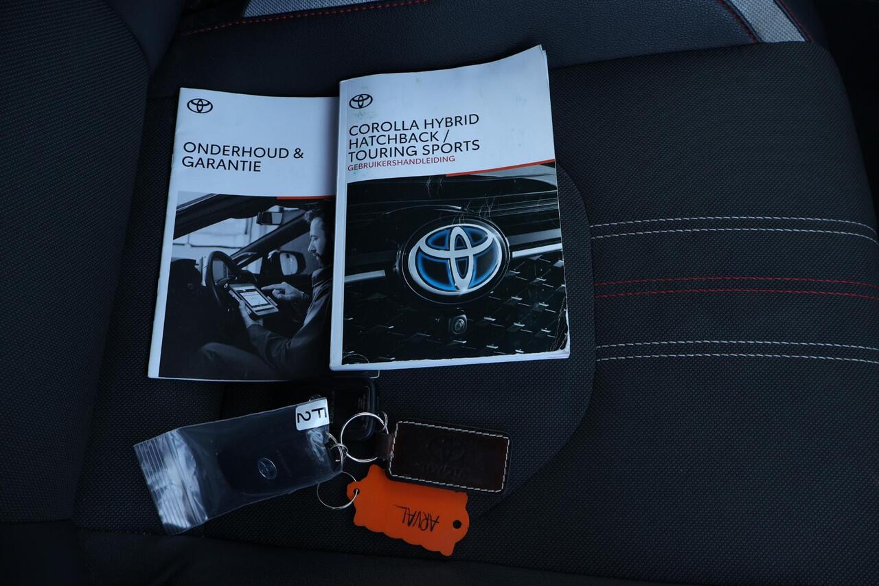 Toyota COROLLA Touring Sports 2.0 Hybrid GR-Sport 1e Eigenaar | Volledig Onderh | NL-Auto | BTW | Camera | Stoelverwarming | ACC | Carplay | Bots | Full LED | Keyless | LMV | PDC