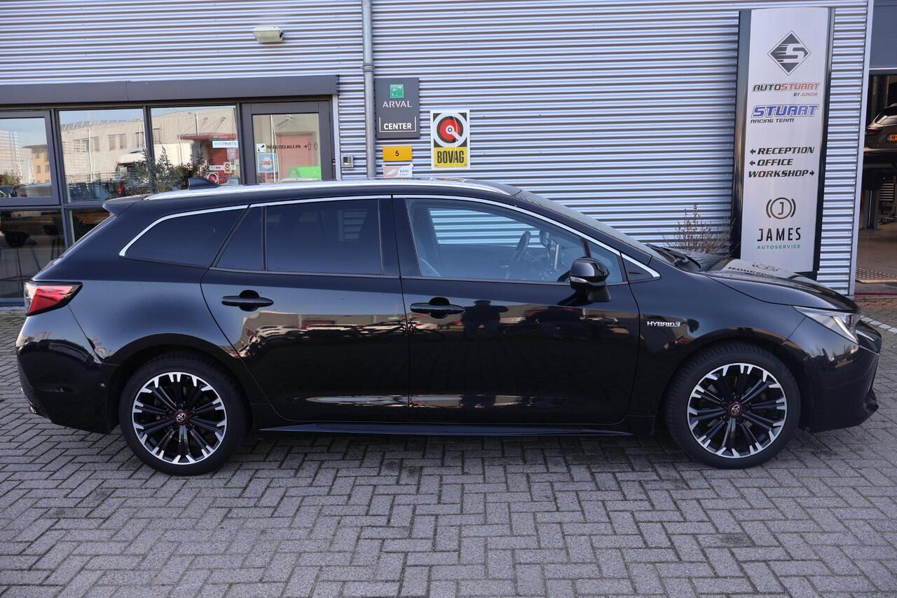 Toyota COROLLA Touring Sports 2.0 Hybrid GR-Sport 1e Eigenaar | Volledig Onderh | NL-Auto | BTW | Camera | Stoelverwarming | ACC | Carplay | Bots | Full LED | Keyless | LMV | PDC