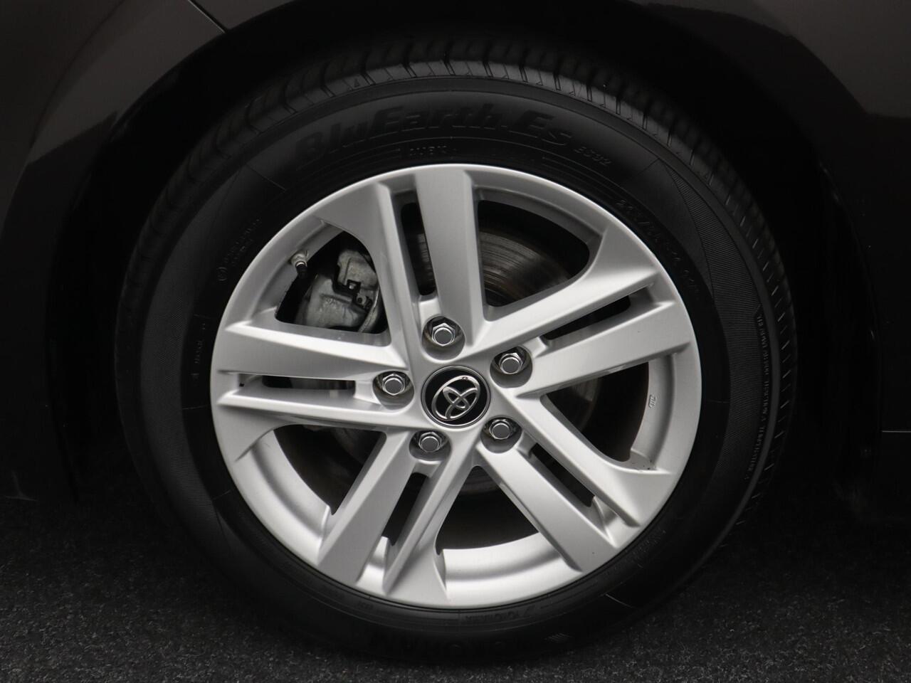 Toyota COROLLA 1.8 Hybrid Active CAMERA / CARPLAY / FULL LED / CLIMA / BLUETOOTH / ACC / NL-AUTO