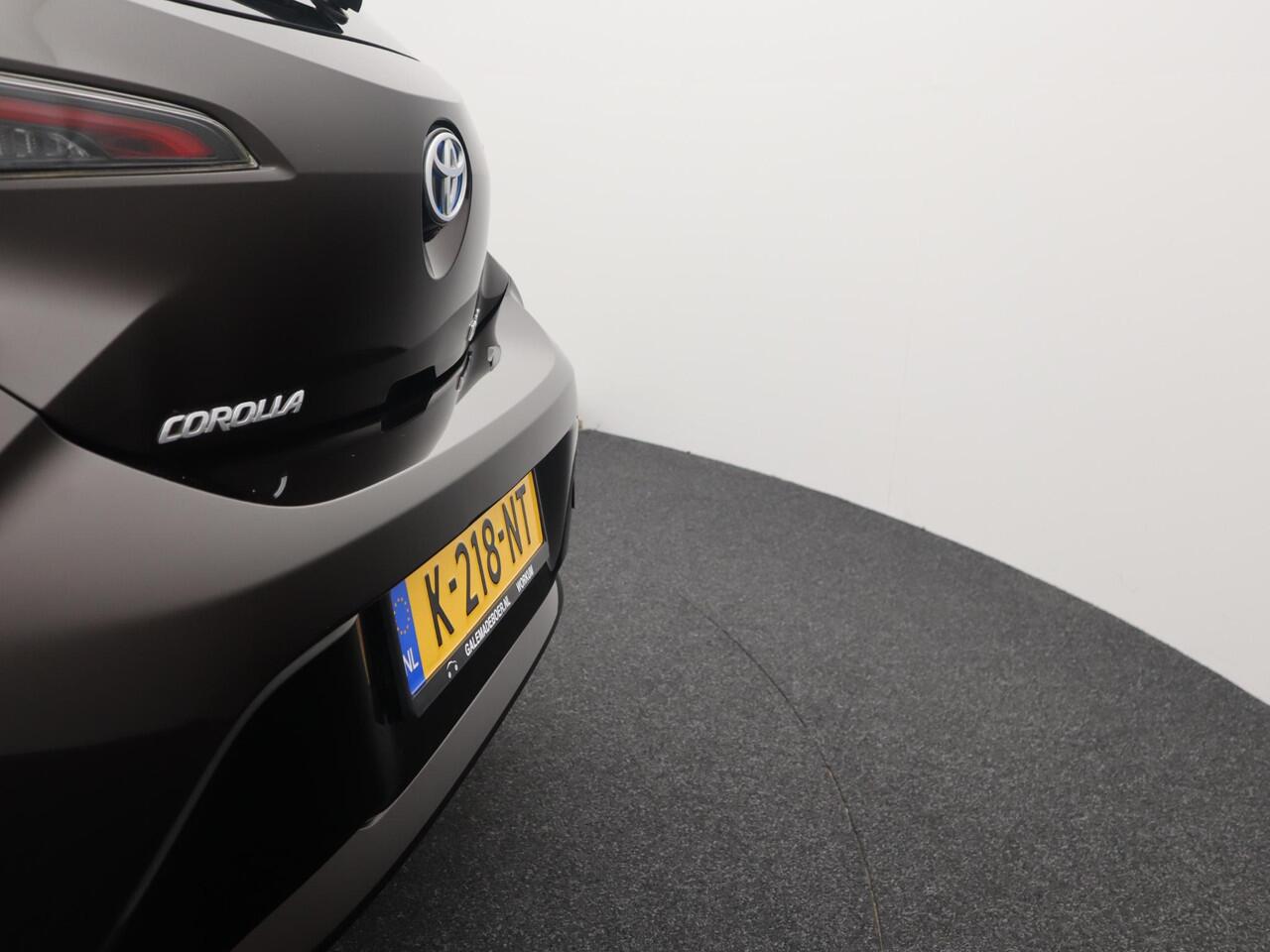 Toyota COROLLA 1.8 Hybrid Active CAMERA / CARPLAY / FULL LED / CLIMA / BLUETOOTH / ACC / NL-AUTO