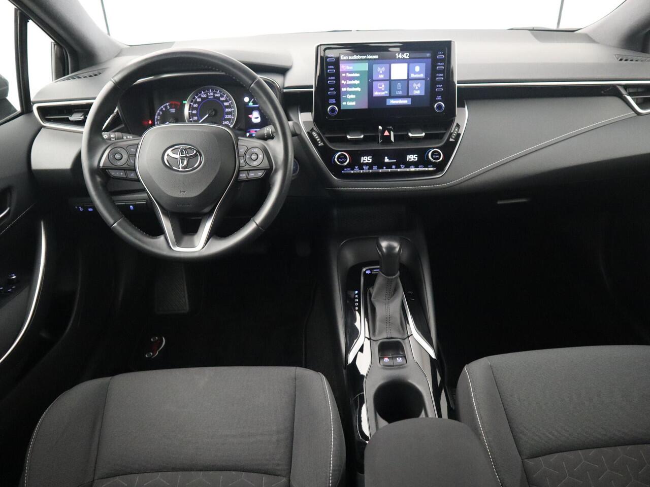 Toyota COROLLA 1.8 Hybrid Active CAMERA / CARPLAY / FULL LED / CLIMA / BLUETOOTH / ACC / NL-AUTO