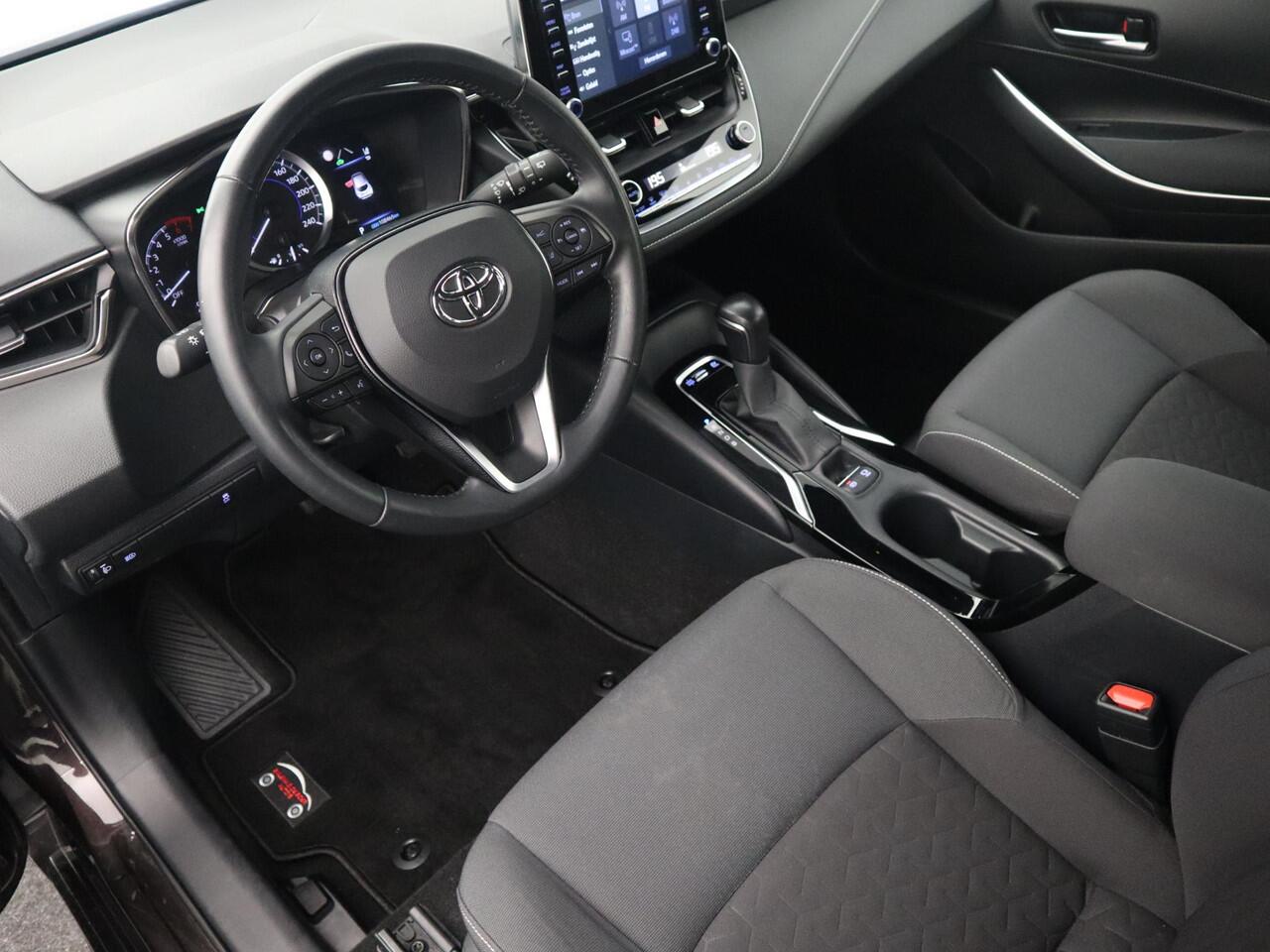 Toyota COROLLA 1.8 Hybrid Active CAMERA / CARPLAY / FULL LED / CLIMA / BLUETOOTH / ACC / NL-AUTO