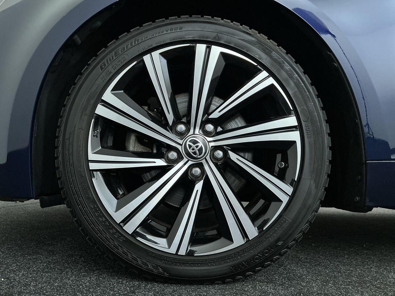 Toyota COROLLA Touring Sports 2.0 Hybrid Dynamic | Rijklaar | Stoelverwarming | LM Velgen