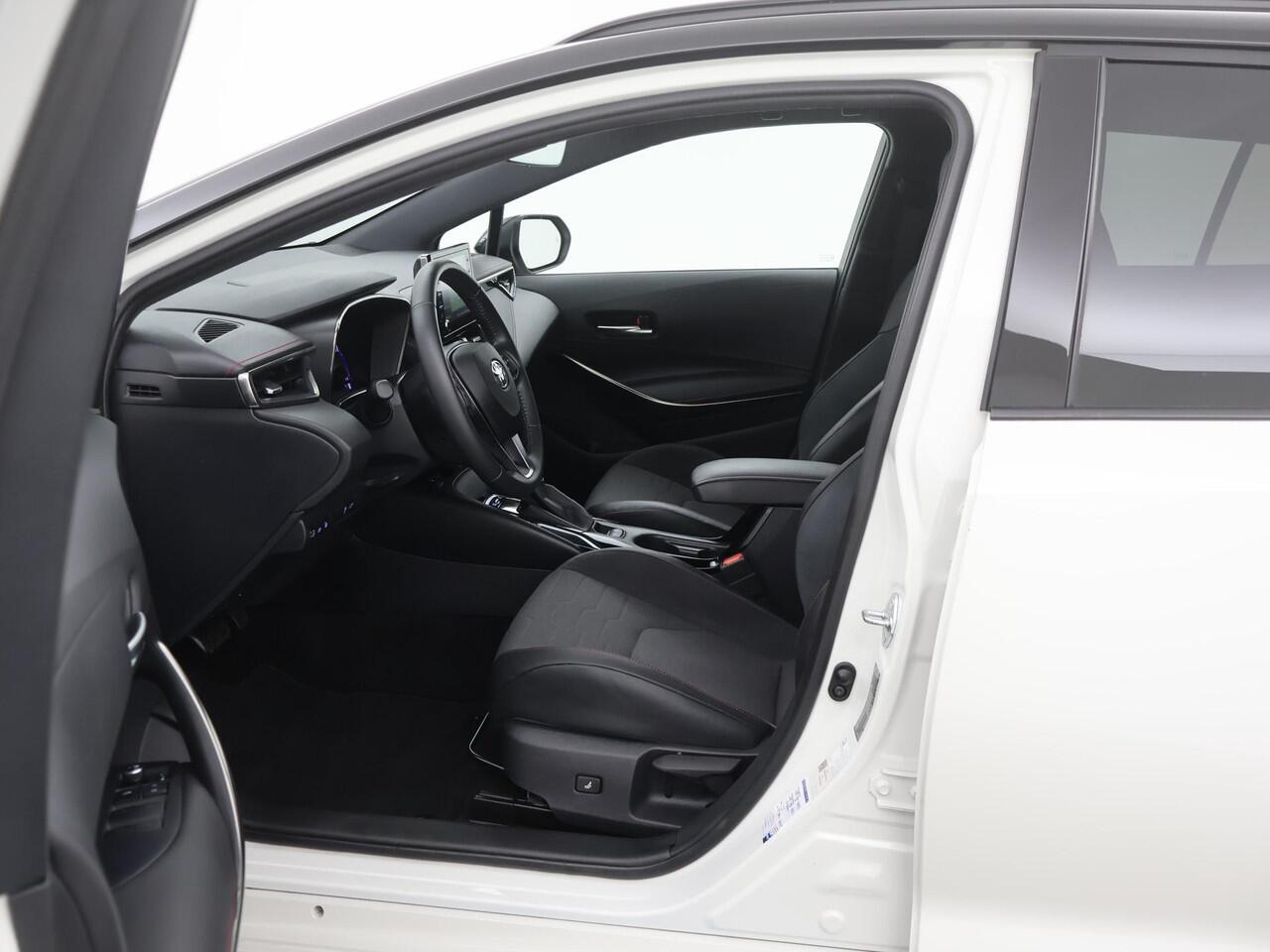 Toyota COROLLA Touring Sports 1.8 Hybrid Executive NAVI|BLIS|ACC|CAMERA|LED|STOELVERW|17INCH|APPLE CARPLAY