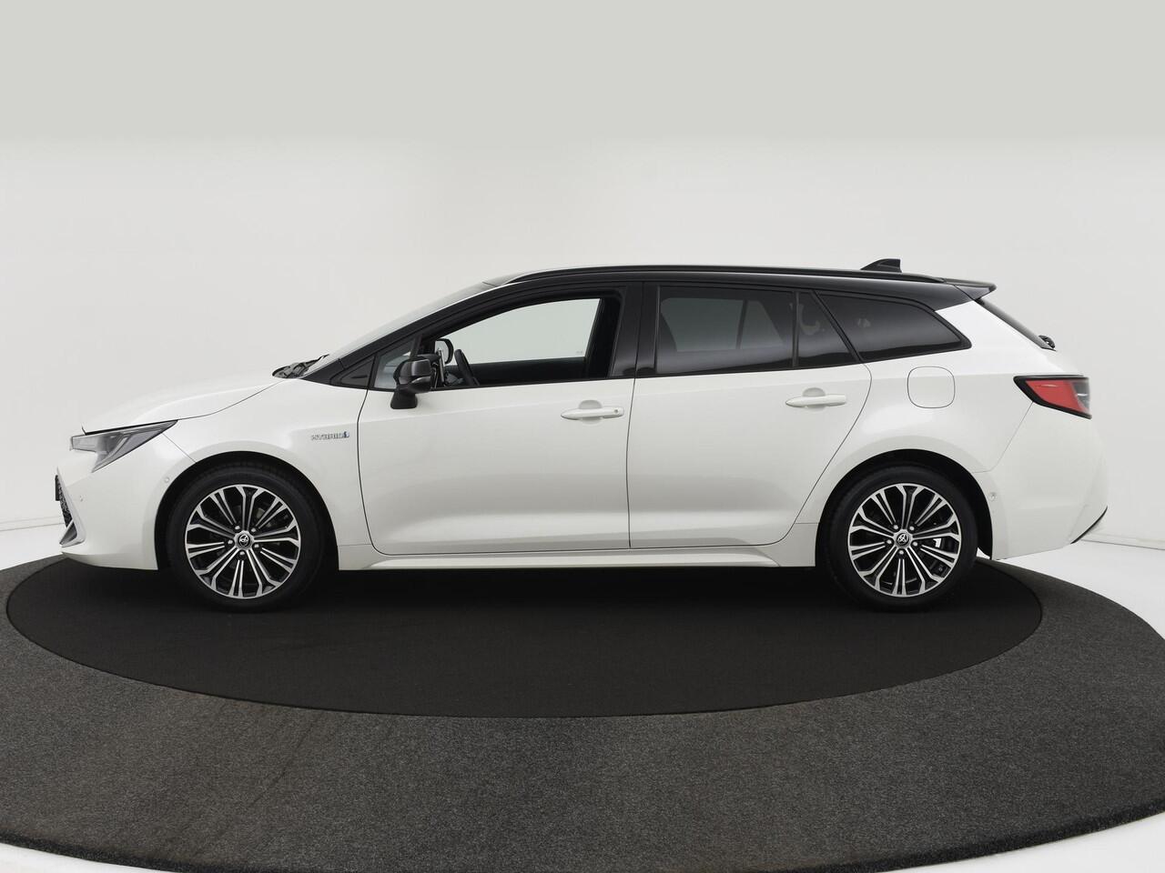 Toyota COROLLA Touring Sports 1.8 Hybrid Executive NAVI|BLIS|ACC|CAMERA|LED|STOELVERW|17INCH|APPLE CARPLAY
