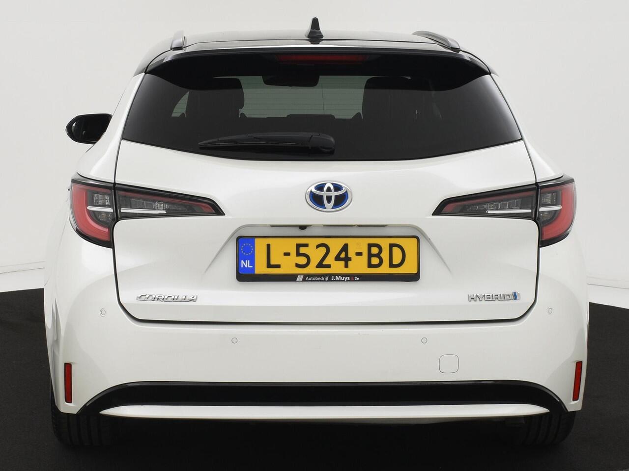 Toyota COROLLA Touring Sports 1.8 Hybrid Executive NAVI|BLIS|ACC|CAMERA|LED|STOELVERW|17INCH|APPLE CARPLAY