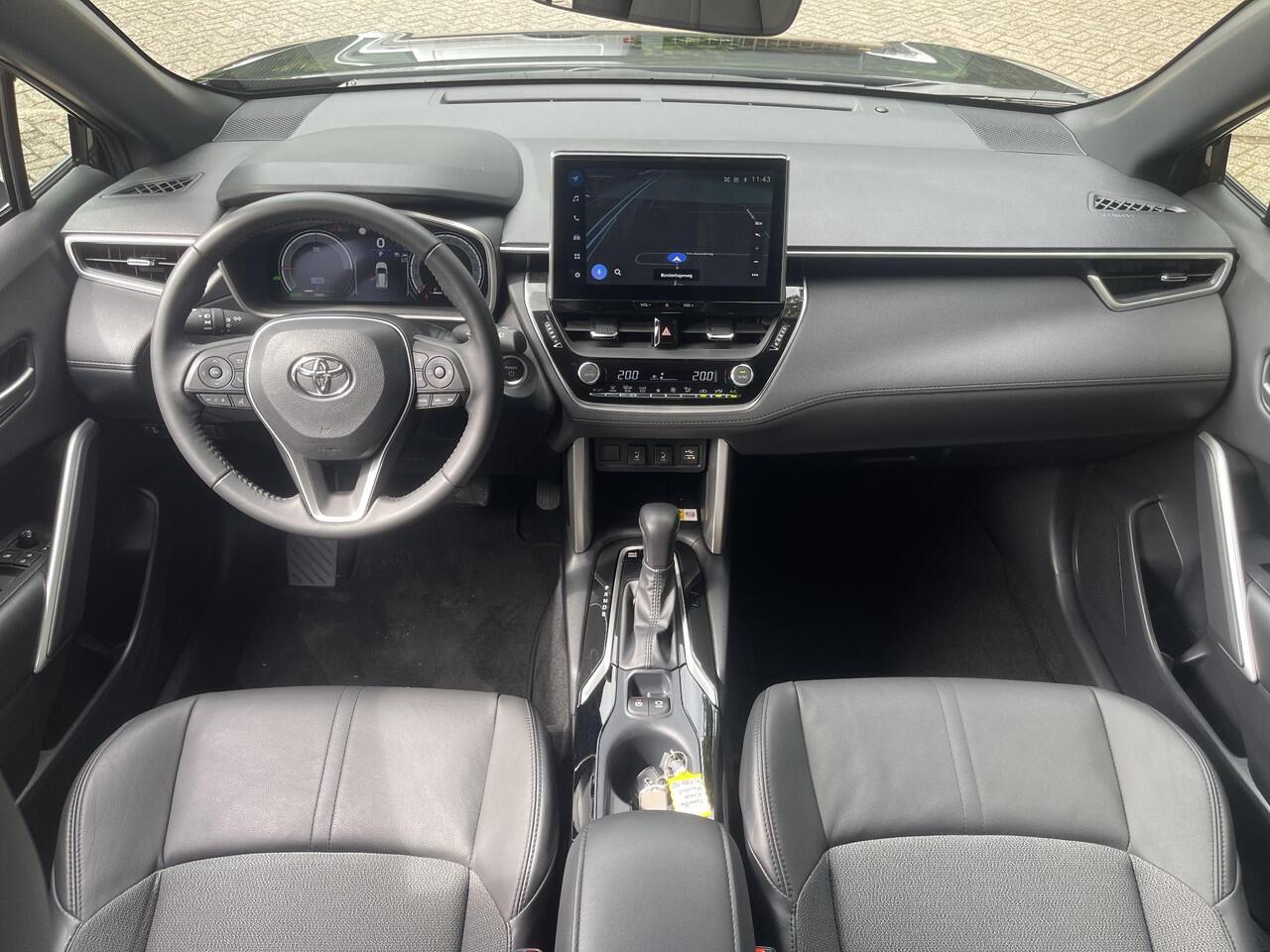 Toyota COROLLA Cross 2.0 High Power Hybrid First Edition BSM PDC