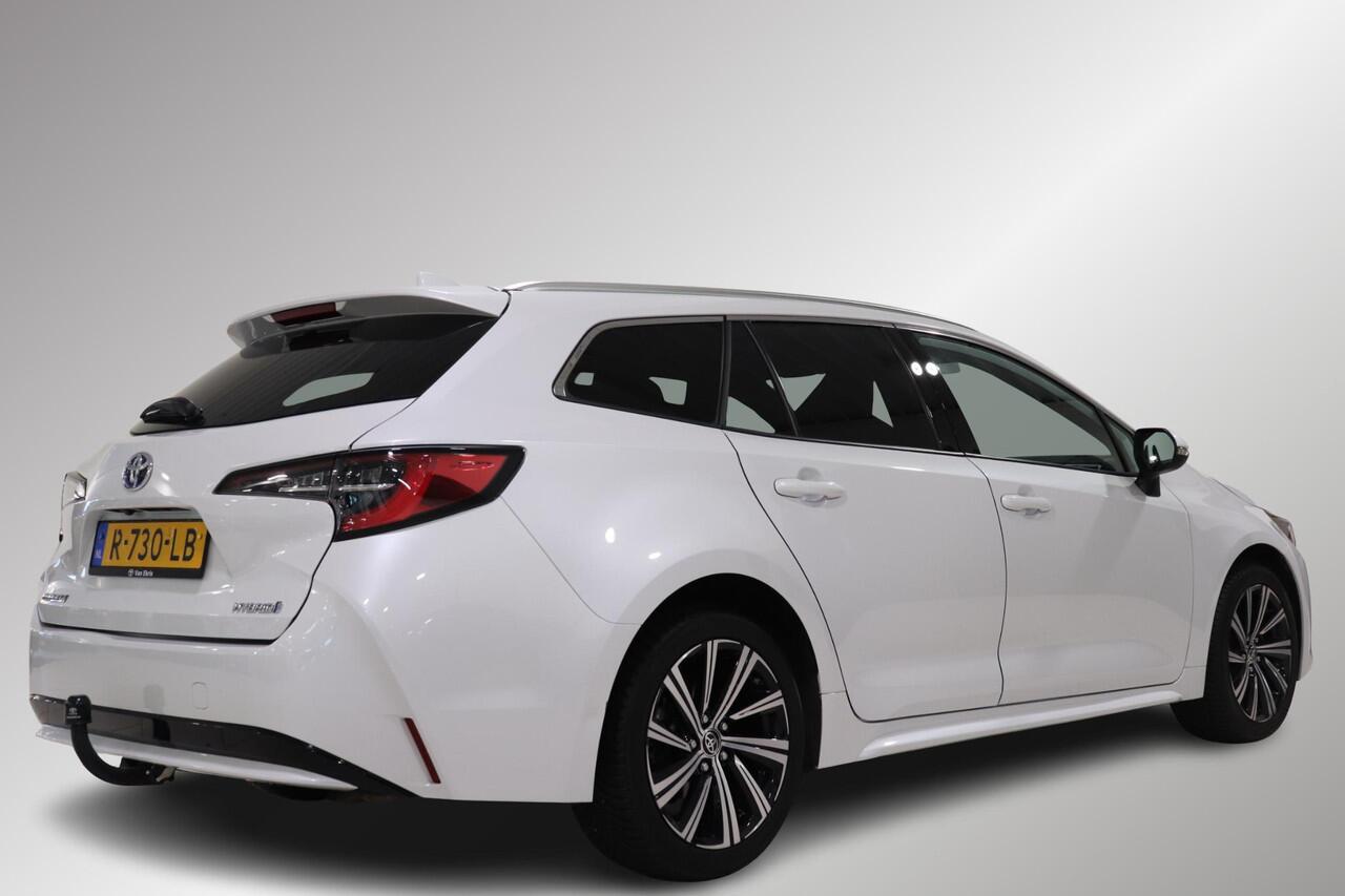 Toyota COROLLA Touring Sports 1.8 Hybrid Dynamic, Trekhaak, Stoelverwarming, Apple Carplay/Android Auto, Halfleder, 17" inch lm velgen, 1e Eigenaar!