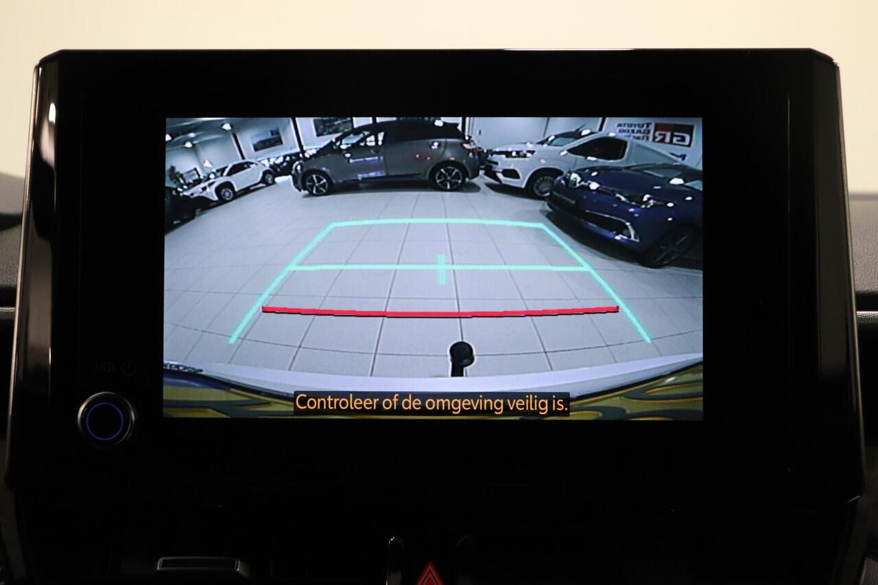 Toyota COROLLA Touring Sports 1.8 Hybrid Dynamic, Trekhaak, Stoelverwarming, Apple Carplay/Android Auto, Halfleder, 17" inch lm velgen, 1e Eigenaar!