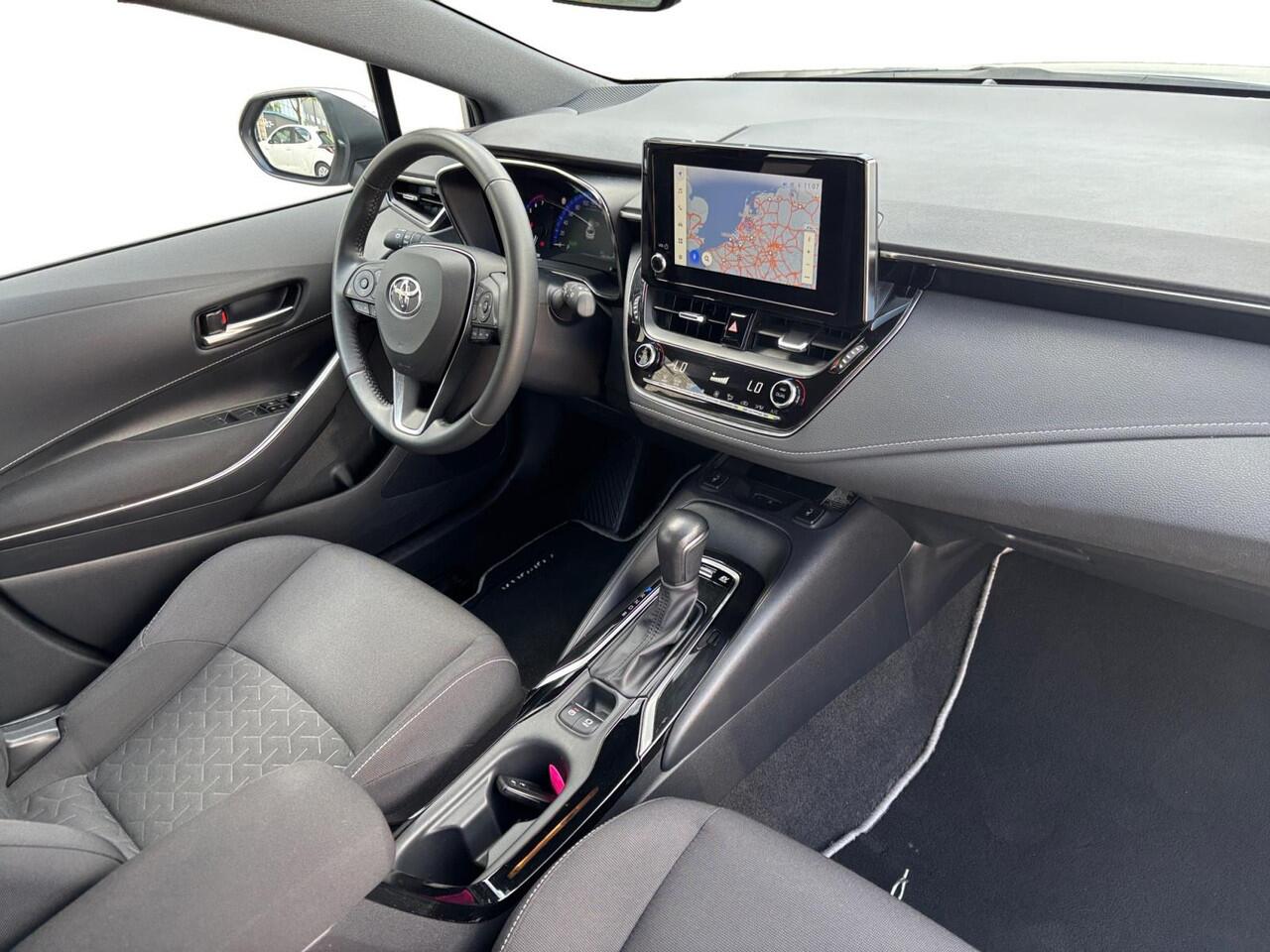 Toyota COROLLA Touring Sports Hybrid Business | NAVIGATIE | CAMERA | 4x NIEUW ALL SEASON |