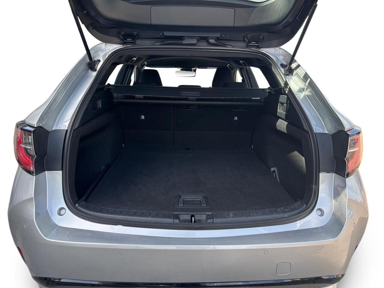 Toyota COROLLA Touring Sports Hybrid Business | NAVIGATIE | CAMERA | 4x NIEUW ALL SEASON |