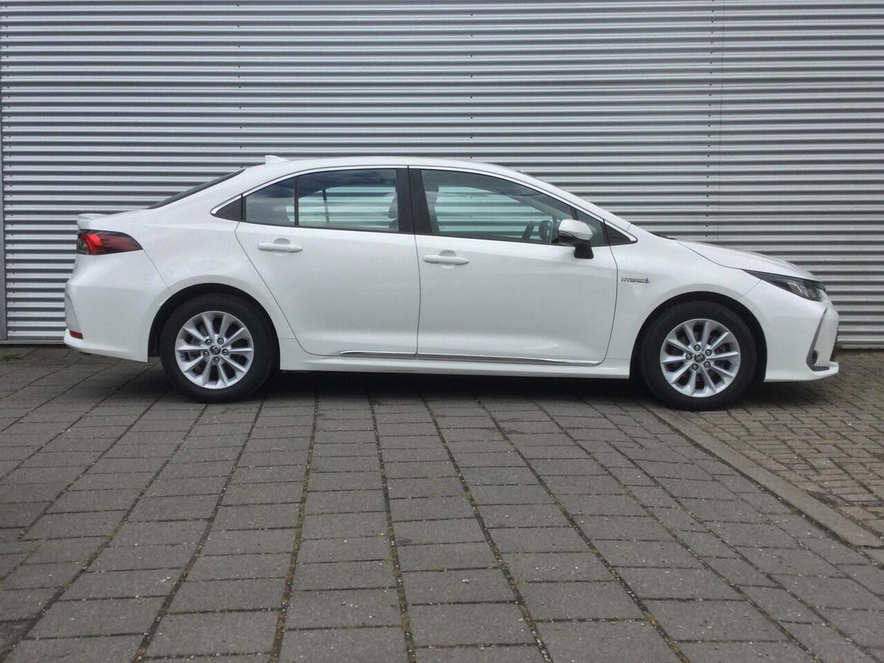 Toyota COROLLA 1.8 Hybrid Active | Camera | Adpt. Cruise |