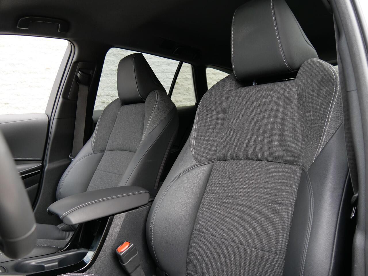 Toyota COROLLA Touring Sports 2.0 HYBRID BUSINESS PLUS/ PDC V+A/ KEYLESS/ CARPLAY/ FABRIEKSGARANTIE T/M 05-2027