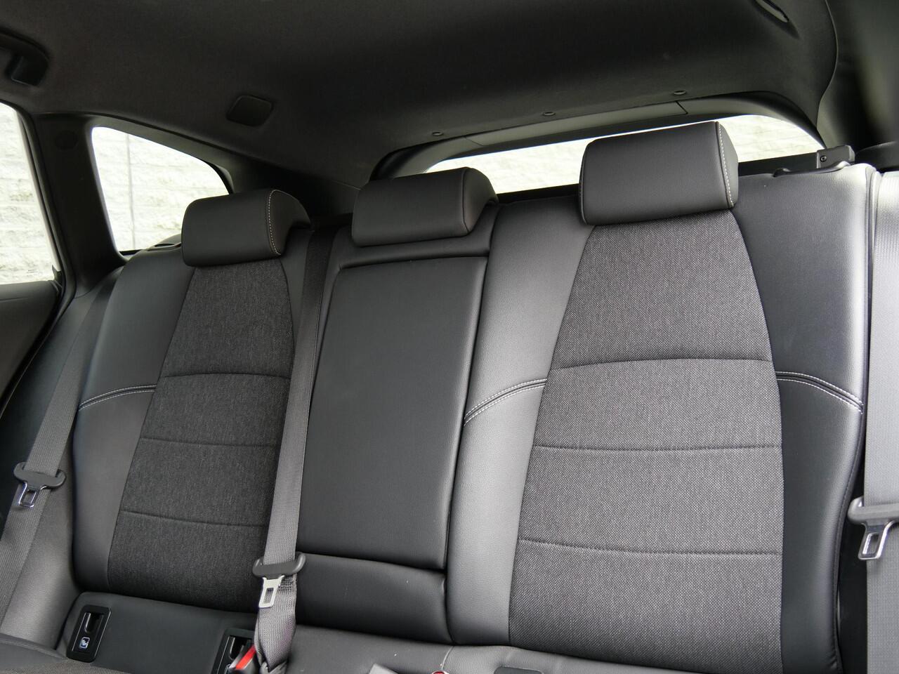 Toyota COROLLA Touring Sports 2.0 HYBRID BUSINESS PLUS/ PDC V+A/ KEYLESS/ CARPLAY/ FABRIEKSGARANTIE T/M 05-2027