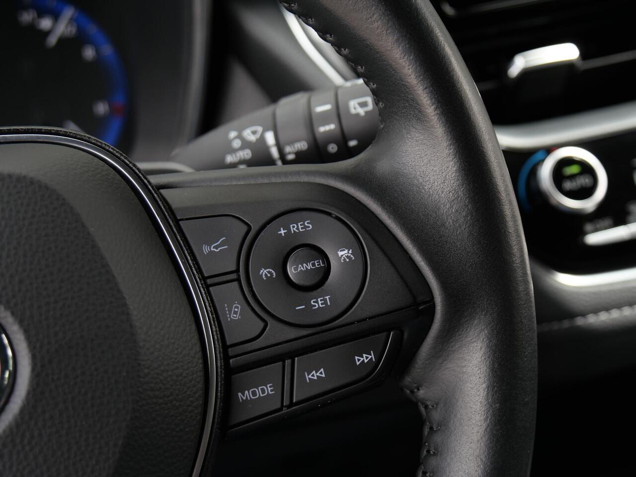 Toyota COROLLA Touring Sports 2.0 HYBRID BUSINESS PLUS/ PDC V+A/ KEYLESS/ CARPLAY/ FABRIEKSGARANTIE T/M 05-2027