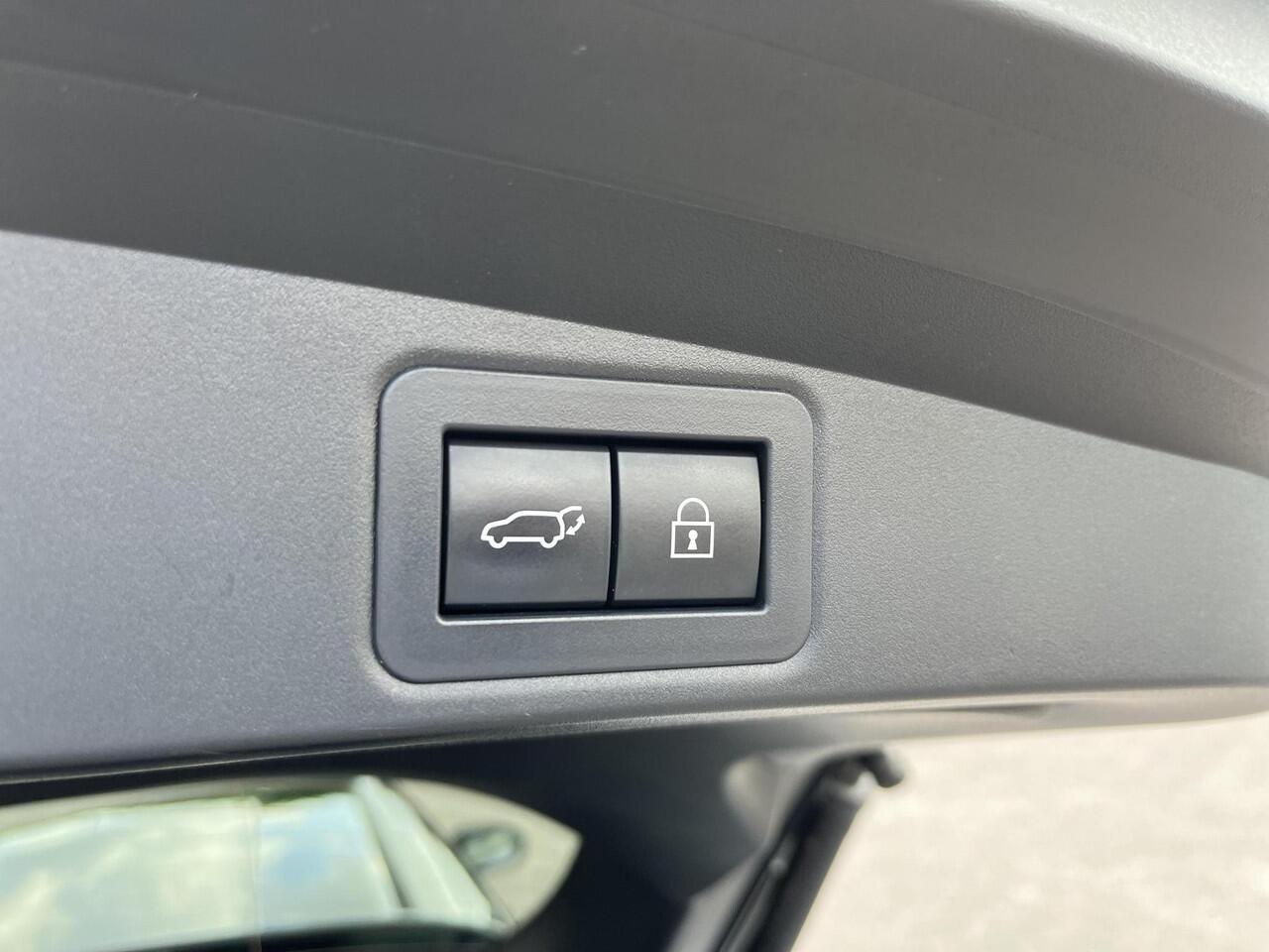 Toyota COROLLA Touring Sports 1.8 Hybrid Dynamic | Navigatie | Apple CarPlay/Android auto | Achteruitrijcamera | Stoelverwarming | Elektrische achterklep