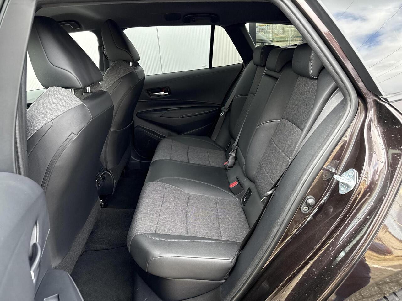 Toyota COROLLA Touring Sports 1.8 Hybrid Dynamic **NAVIGATIE/ KEYLESS/ STOELVERWARMING/ 36 MAANDEN GARANTIE**