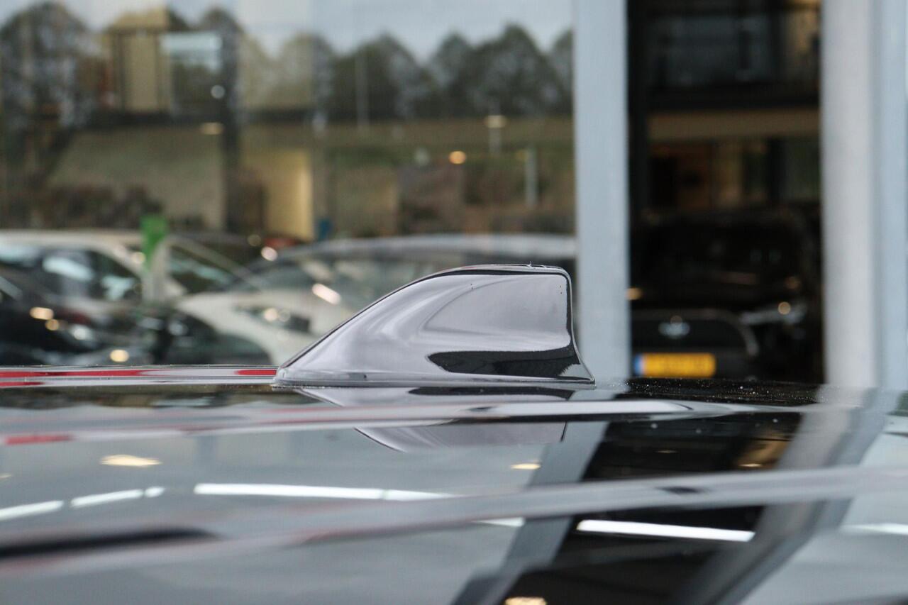 Toyota COROLLA Cross 2.0 High Power Hybrid Active, Trekhaak, Apple carplay, Android auto.