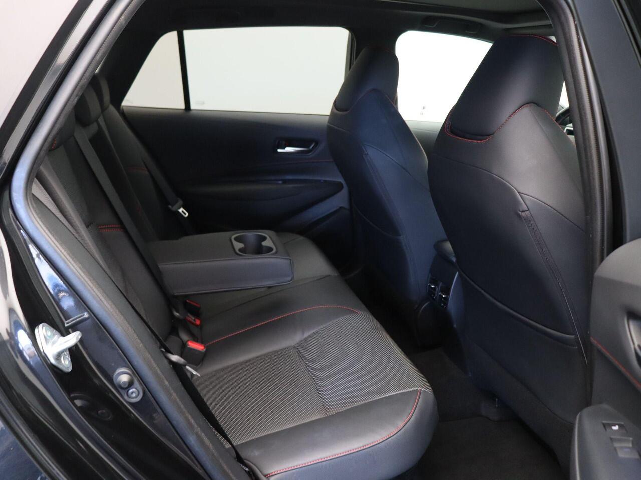 Toyota COROLLA Touring Sports 180pk GR Sport | JBL | Panoramadak | Stoel, Stuur en Voorruitverwarming | Adaptieve Cruise Control | 10 Jaar Garantie |