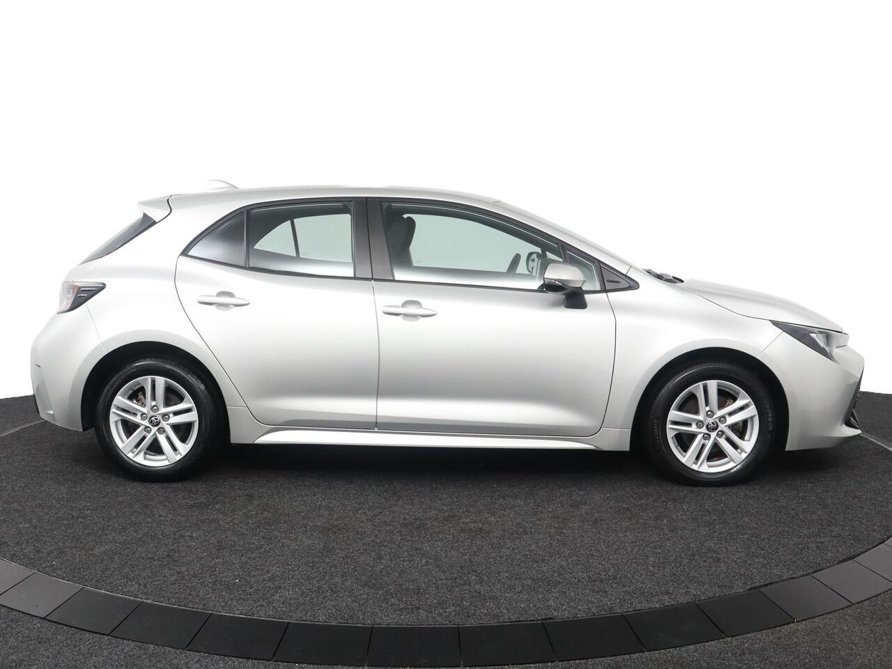 Toyota COROLLA 1.8 Hybrid Active | Apple Carplay/Android Auto | Parkeercamera | Adaptieve Cruise Control |